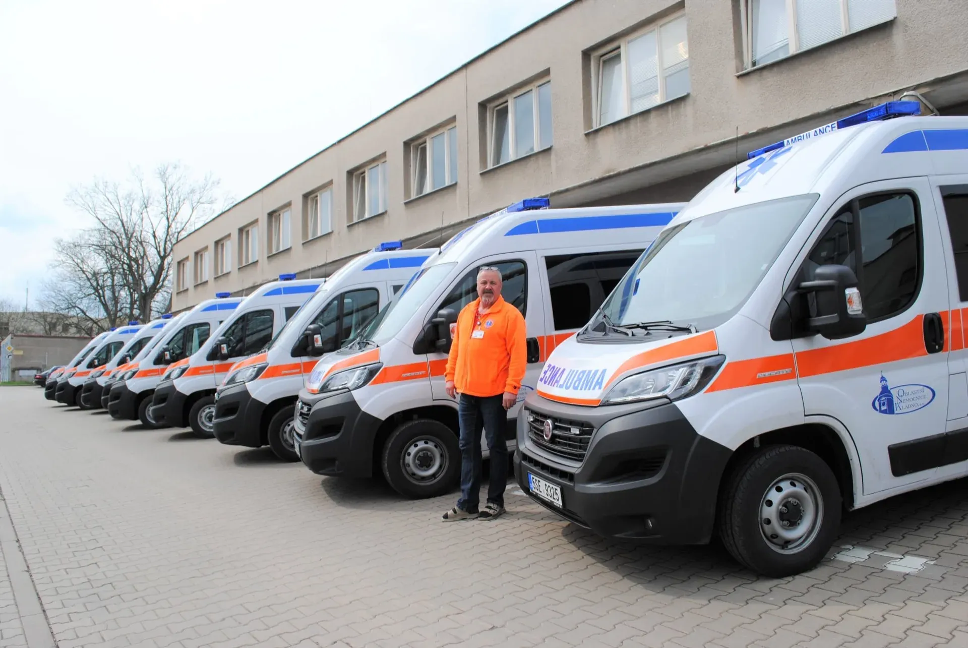 Nové sanitky pro kladenskou nemocnici - Kladno