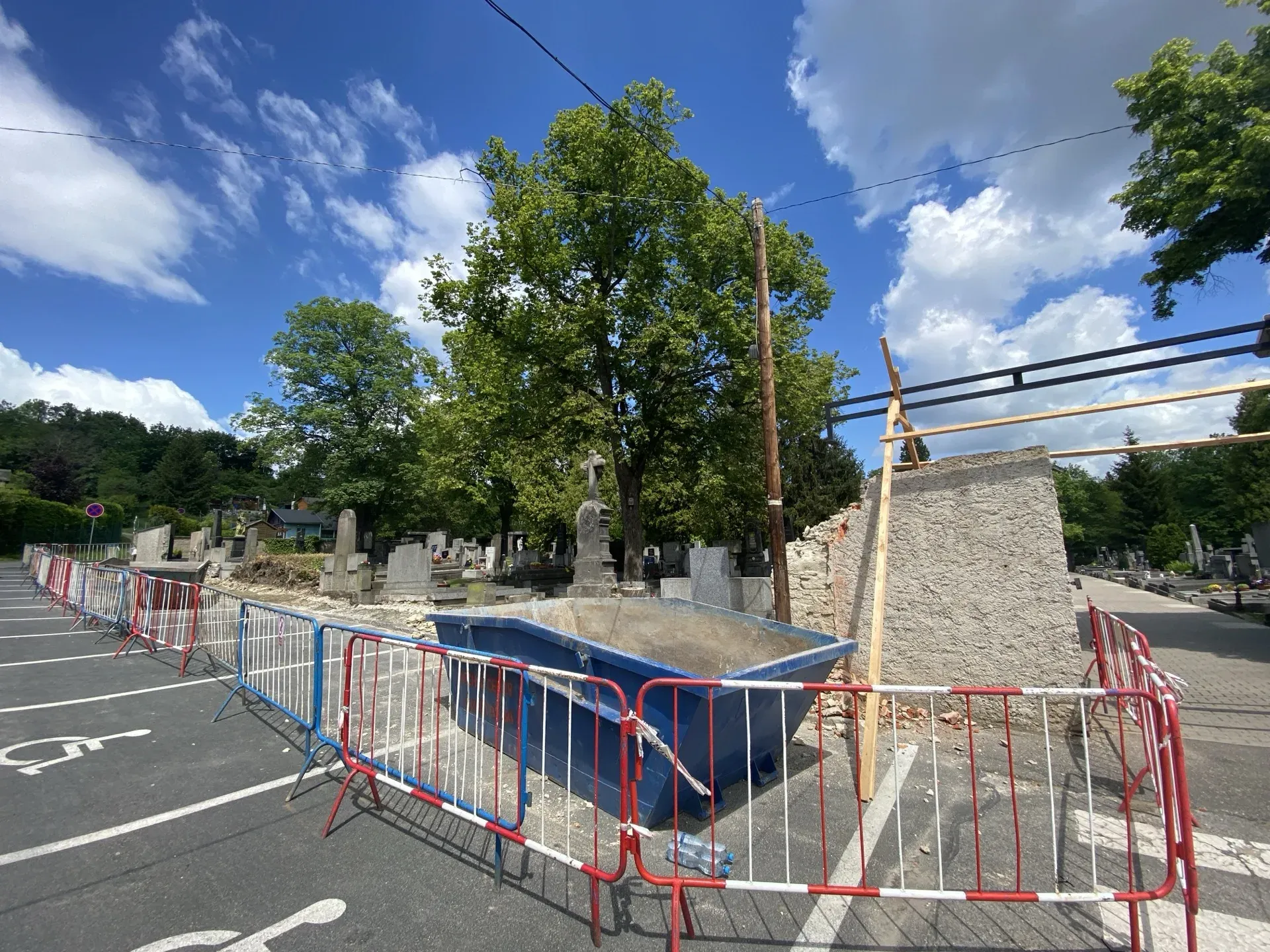 Josef Pleskot, modernizace trati, oprava hřbitovní zdi a zapomenuté sochy… - Kladno